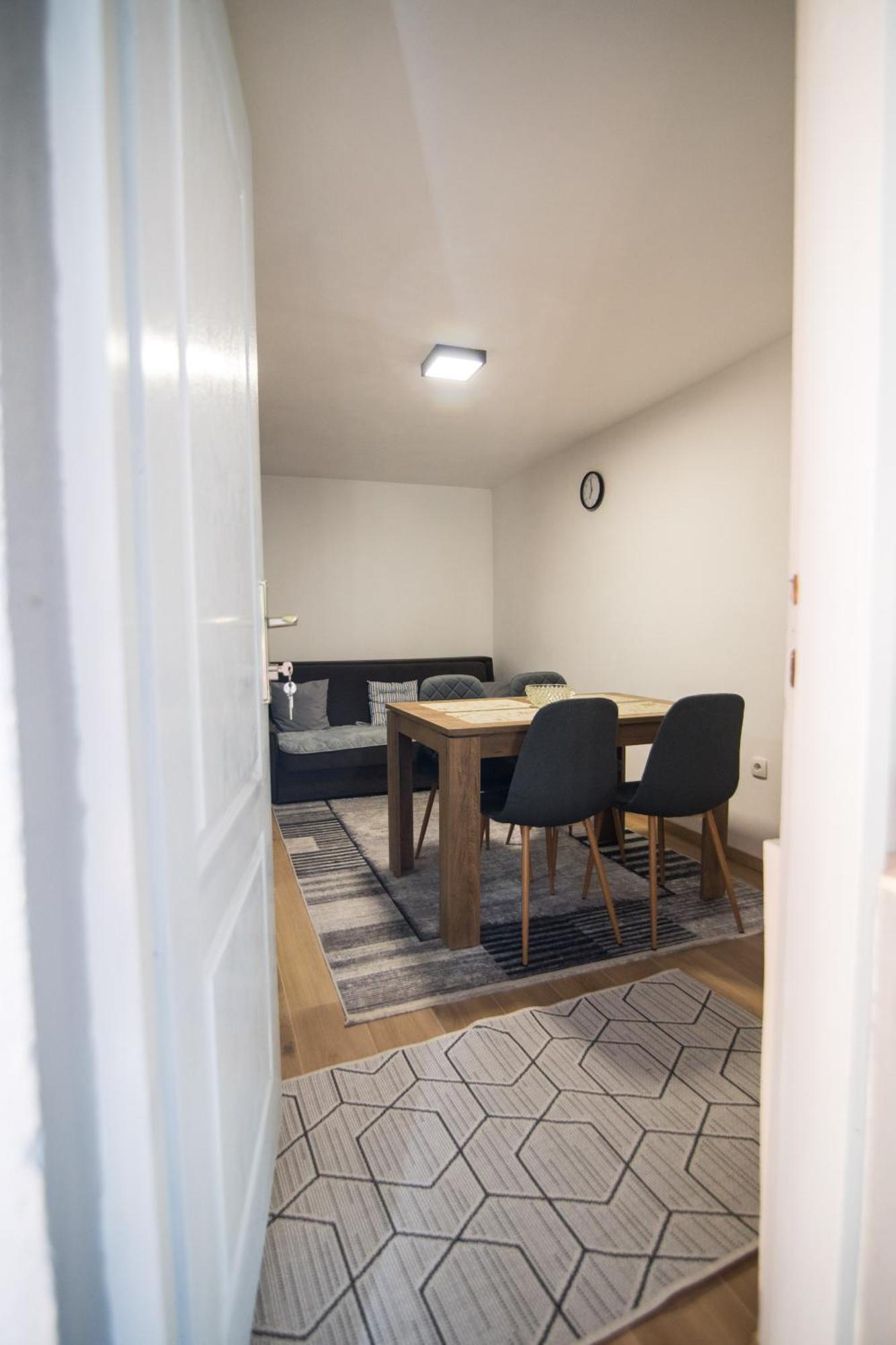 Bozur Apartment *